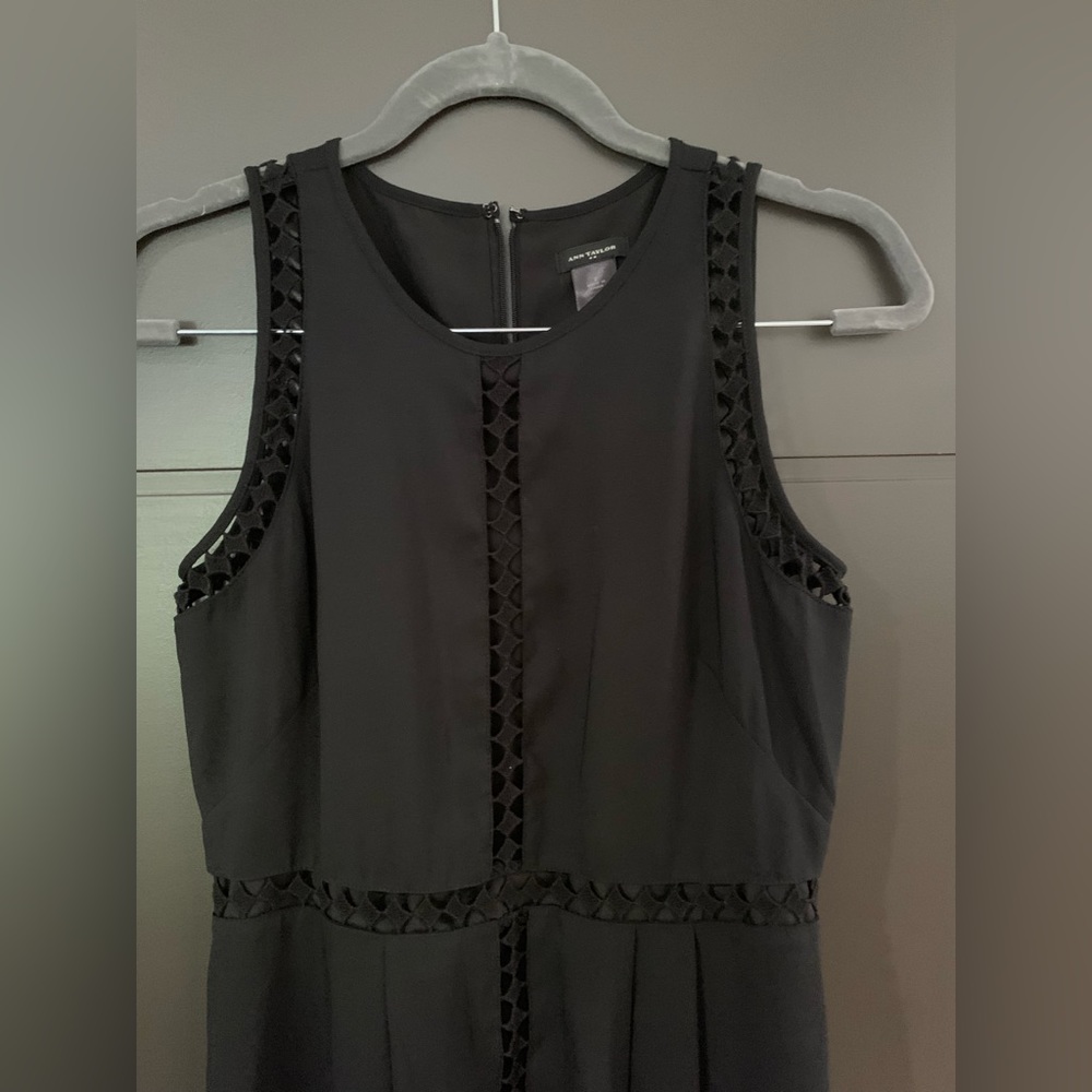 Ann Taylor black sleeveless dress size 2 excellent condition!